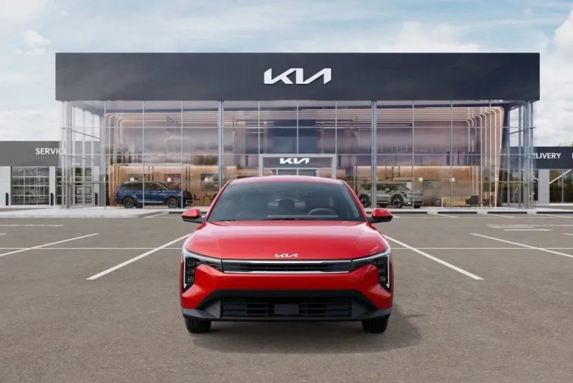 2025 Kia K4 LXS photo 1