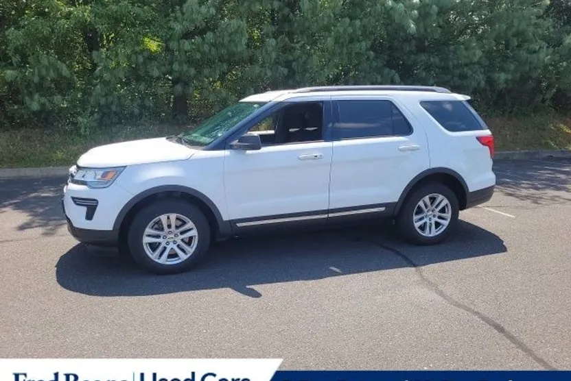 2019 Ford Explorer XLT photo 1