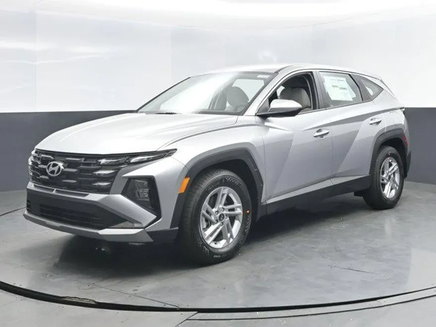 2025 Hyundai Tucson SE photo 1