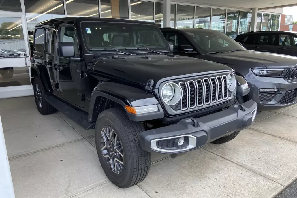 2025 Jeep Wrangler Sahara photo 1