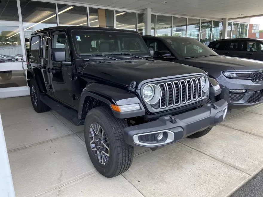 2025 Jeep Wrangler Sahara photo 1