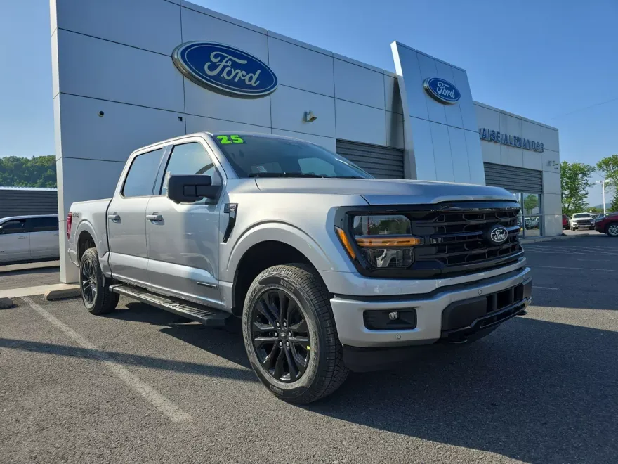 2025 Ford F-150 XLT photo 1