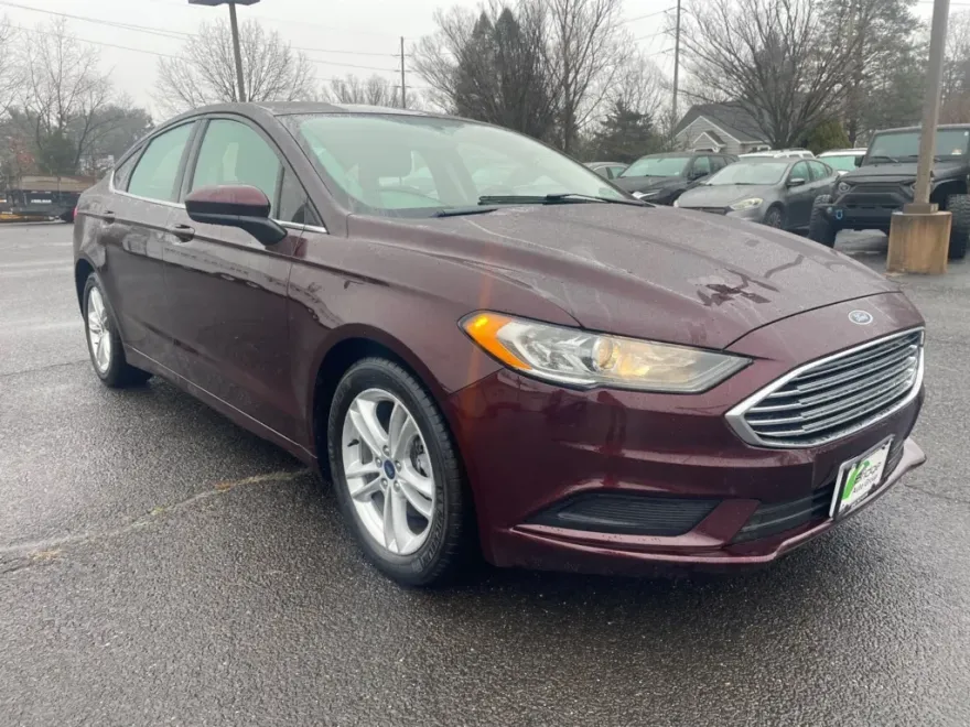 2018 Ford Fusion SE photo 1