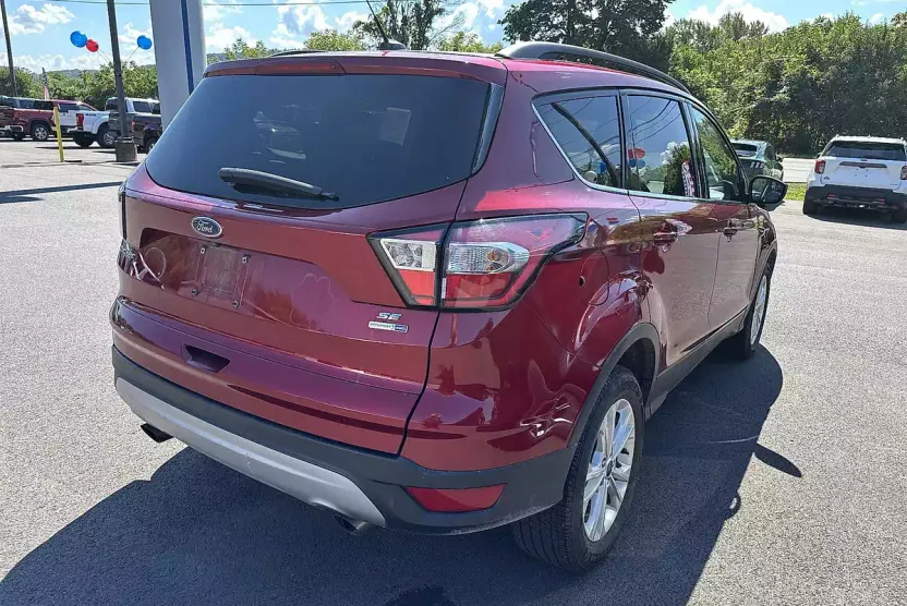 2018 Ford Escape SE photo 1