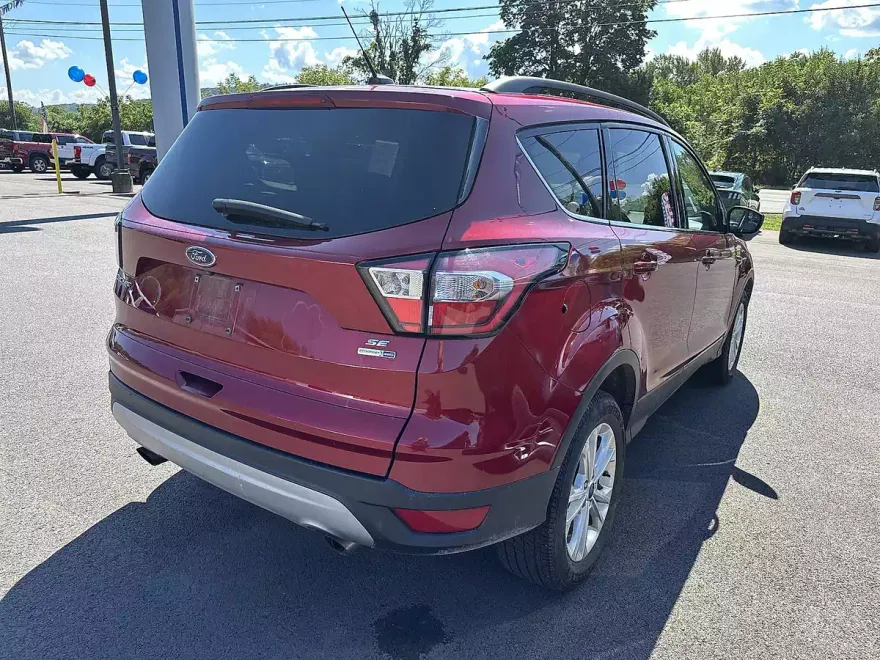 2018 Ford Escape SE photo 1