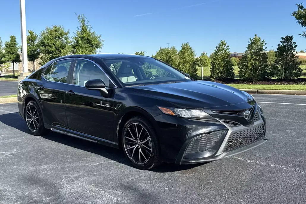 2021 Toyota Camry SE photo 1