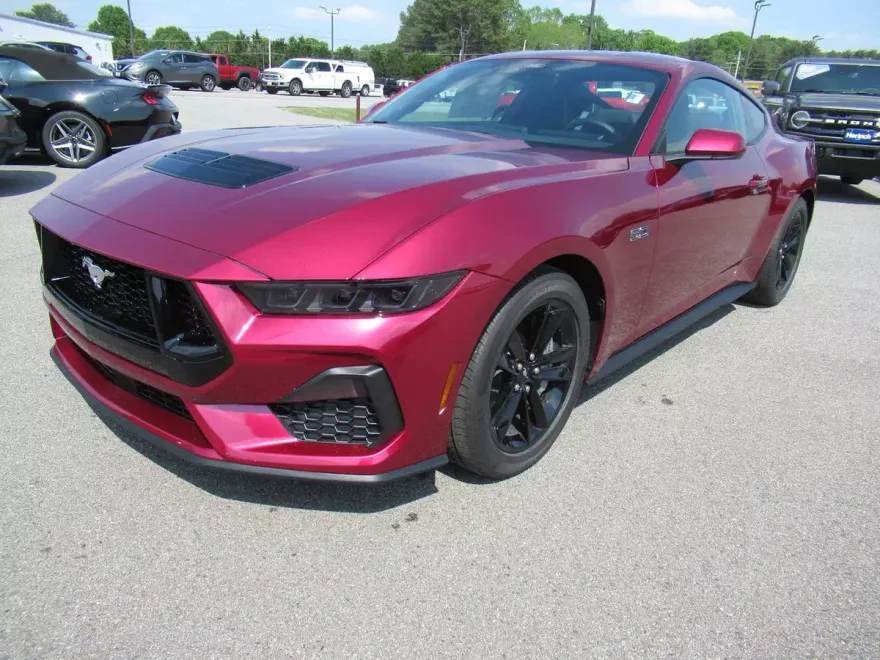 2025 Ford Mustang GT photo 1