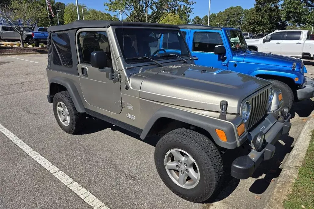 2003 Jeep Wrangler Sahara photo 1
