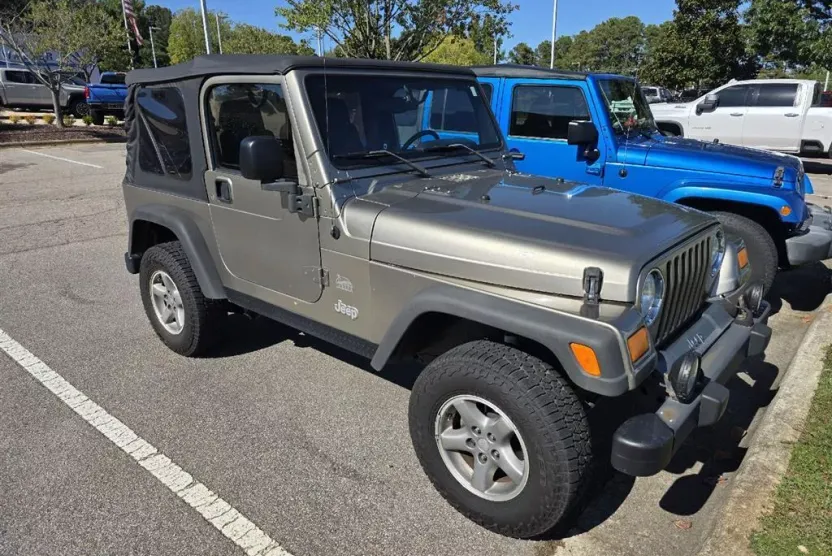2003 Jeep Wrangler Sahara photo 1