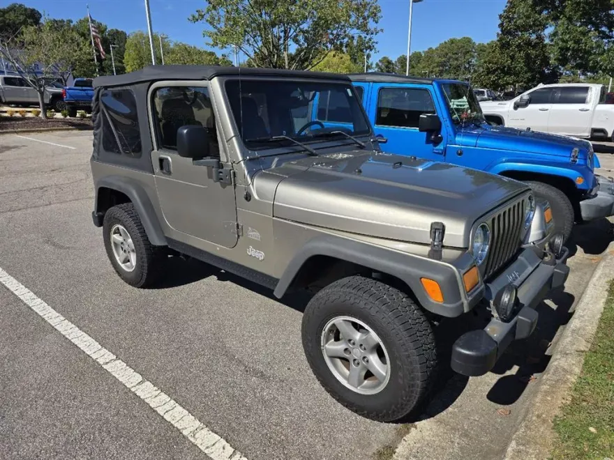 2003 Jeep Wrangler Sahara photo 1