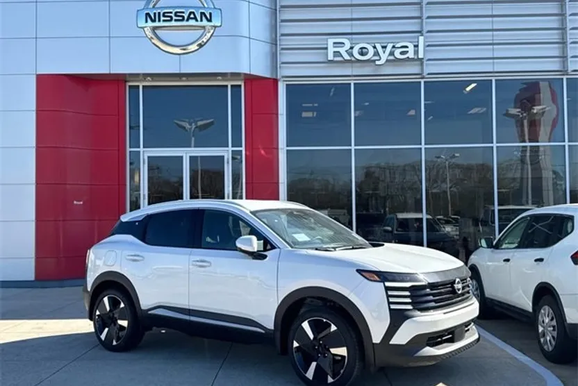 2025 Nissan Kicks SR photo 1