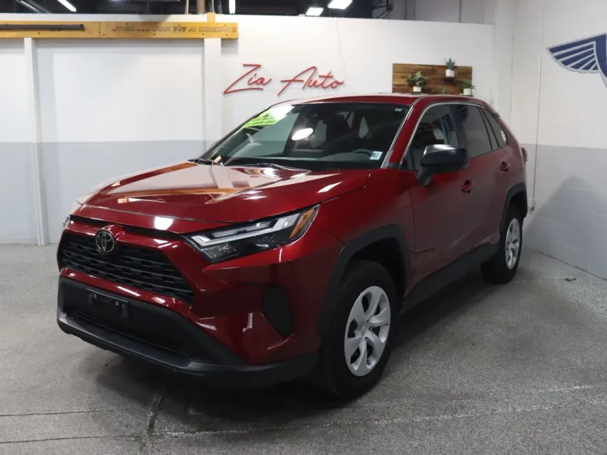 2024 Toyota RAV4 LE photo 1