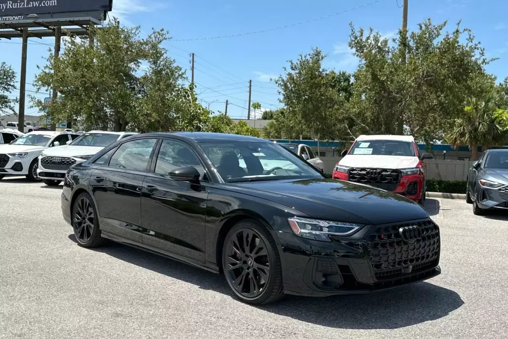 2025 Audi S8 4.0T photo 1