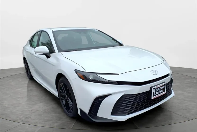 2025 Toyota Camry SE photo 1
