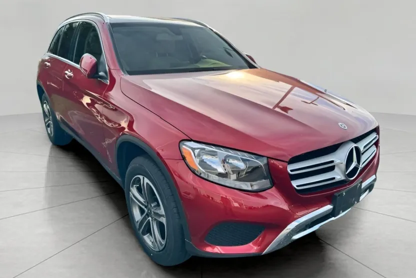 2018 Mercedes Benz GLC 300 4MATIC photo 1