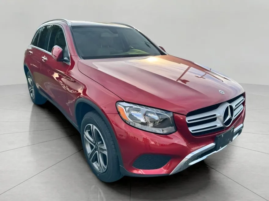 2018 Mercedes Benz GLC 300 4MATIC photo 1