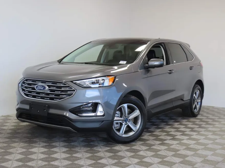 2022 Ford Edge SEL photo 1