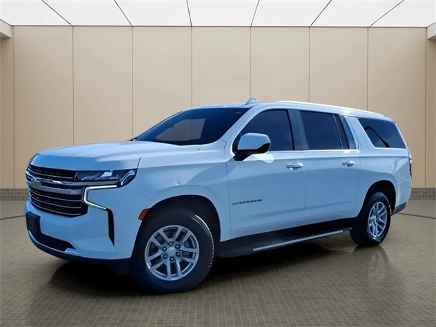 2023 Chevrolet Suburban LT photo 1