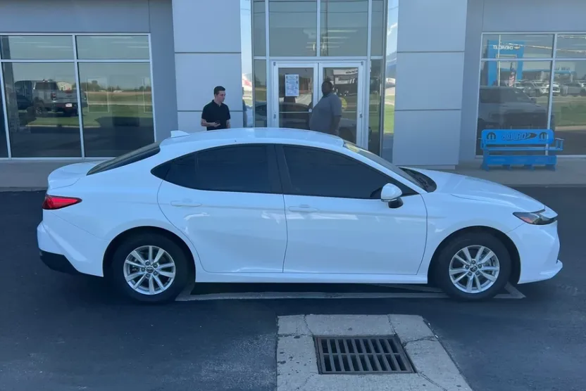 2025 Toyota Camry LE photo 1