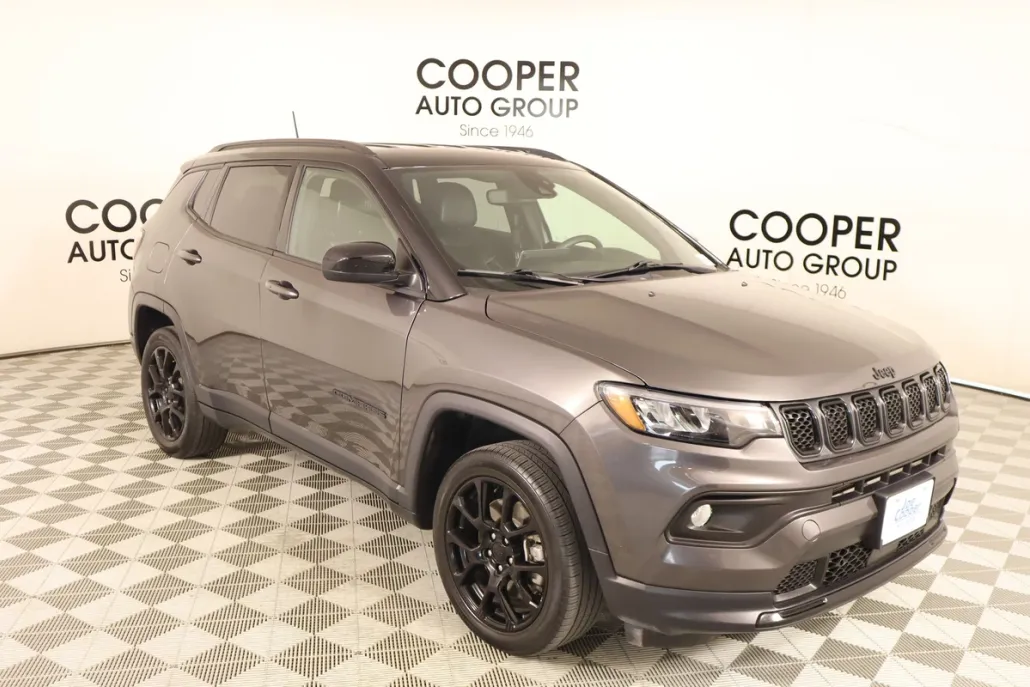 2024 Jeep Compass Latitude photo 1
