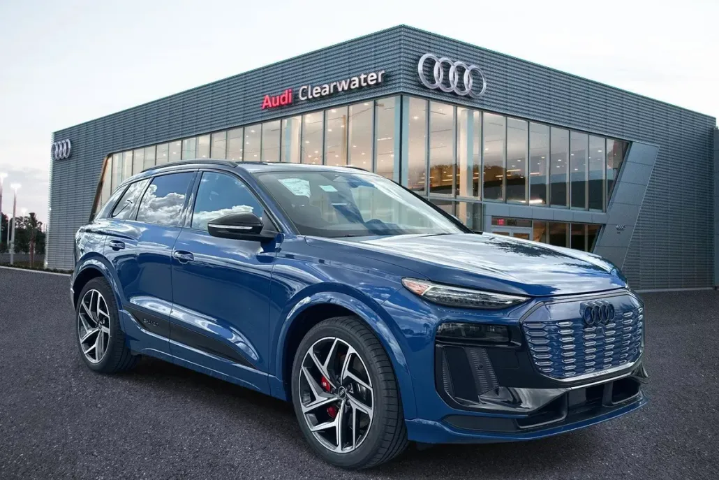 2025 Audi SQ6 photo 1