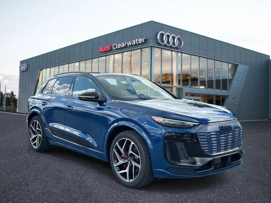 2025 Audi SQ6 photo 1