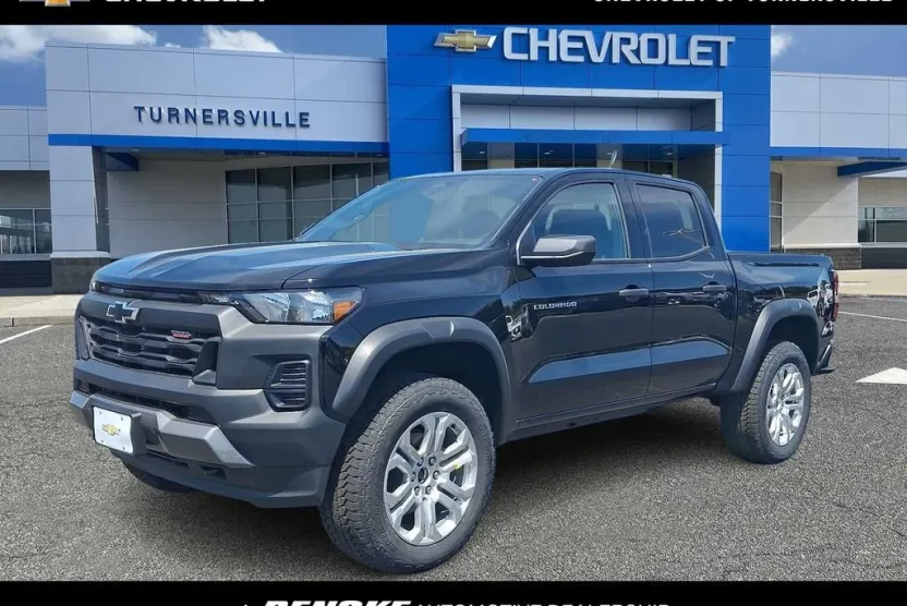 2025 Chevrolet Colorado Trail Boss photo 1
