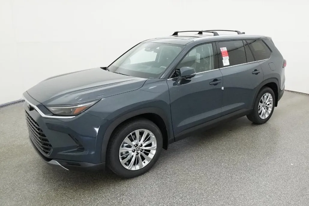 2025 Toyota Grand Highlander Limited photo 1