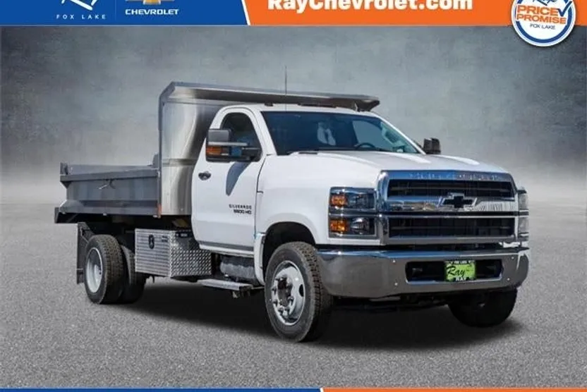 2023 Chevrolet Silverado 5500HD Work Truck photo 1