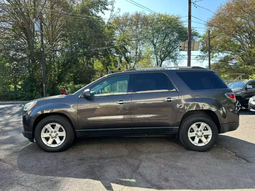 2013 Gmc Acadia SLE photo 1