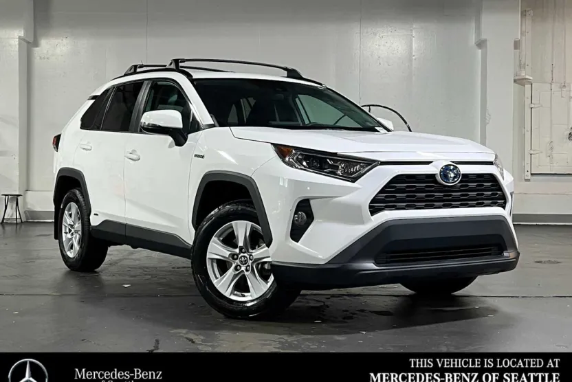 2019 Toyota RAV4 Hybrid XLE photo 1