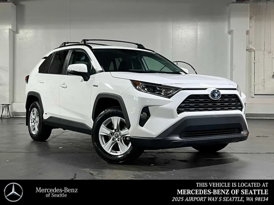 2019 Toyota RAV4 Hybrid XLE photo 1