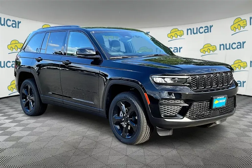 2025 Jeep Grand Cherokee Laredo Altitude photo 1