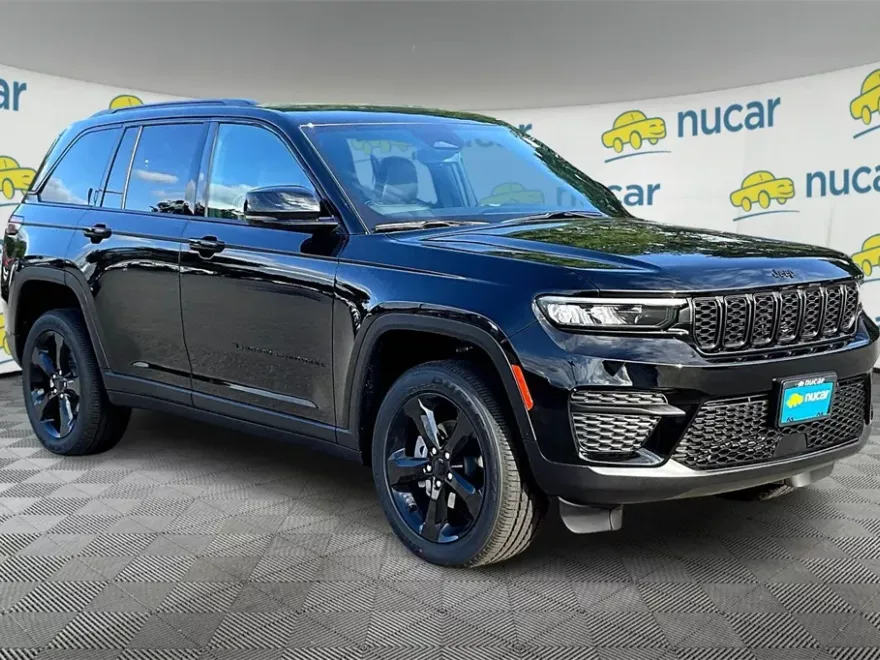 2025 Jeep Grand Cherokee Laredo Altitude photo 1