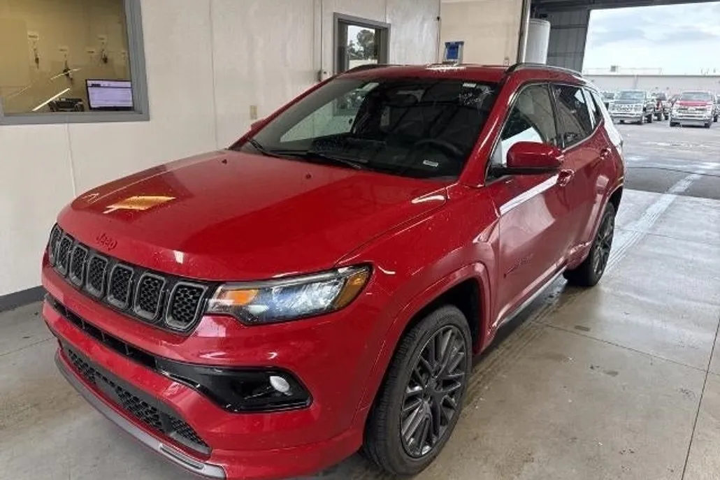 2023 Jeep Compass Limited photo 1
