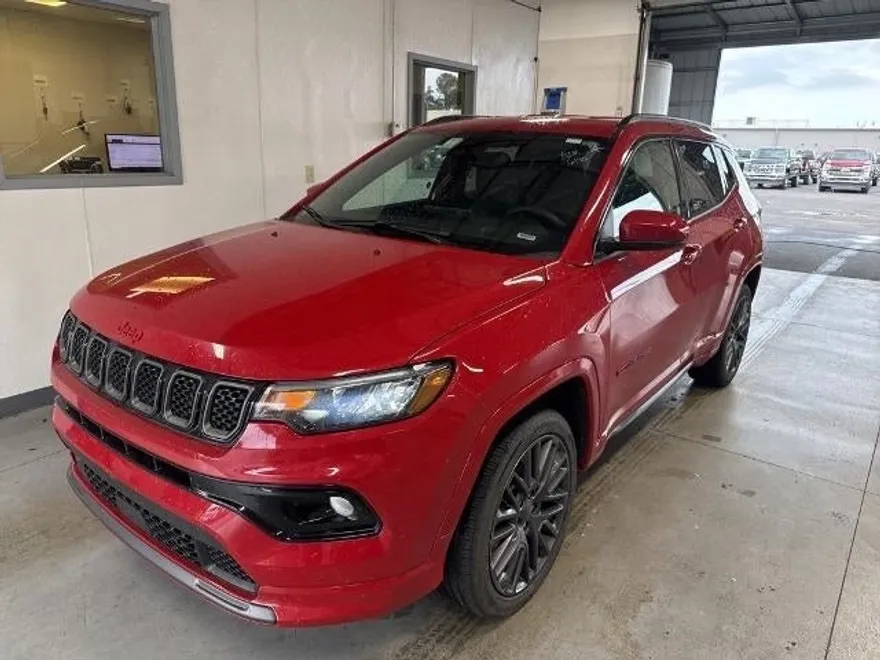 2023 Jeep Compass Limited photo 1
