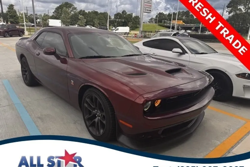2023 Dodge Challenger R/T Scat Pack photo 1