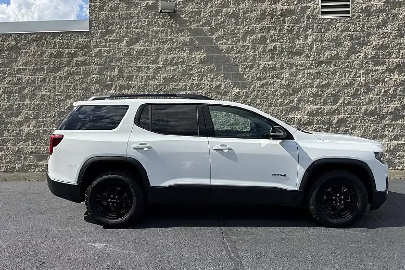 2023 Gmc Acadia AT4 photo 1