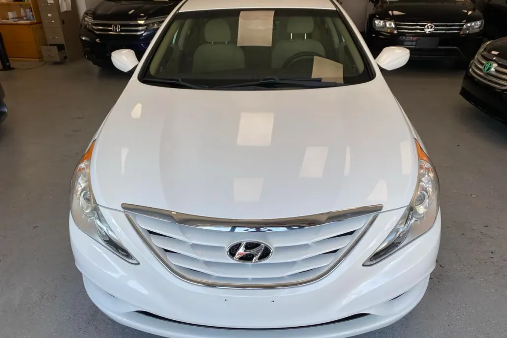 2012 Hyundai Sonata GLS photo 1