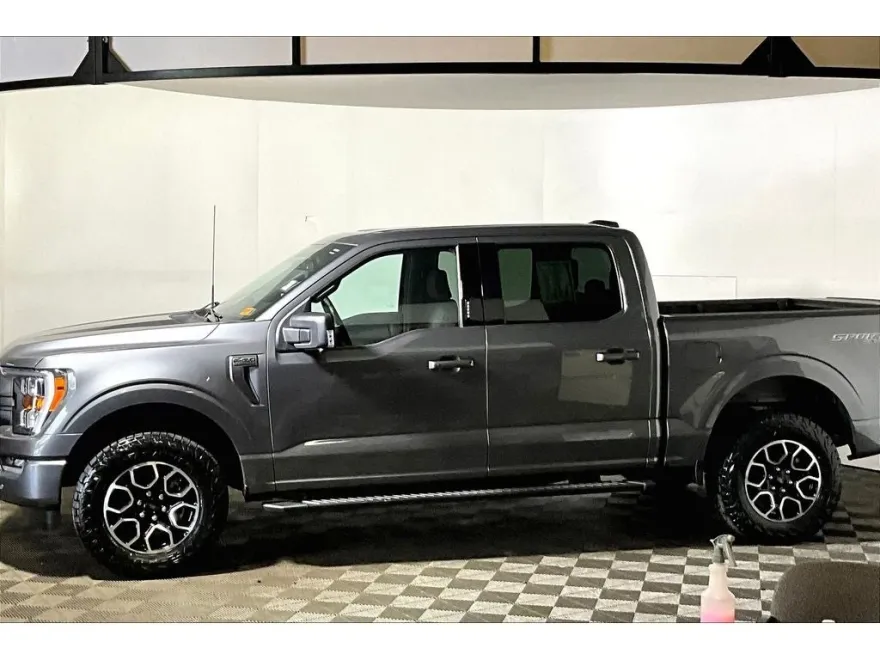 2023 Ford F-150 XLT photo 1
