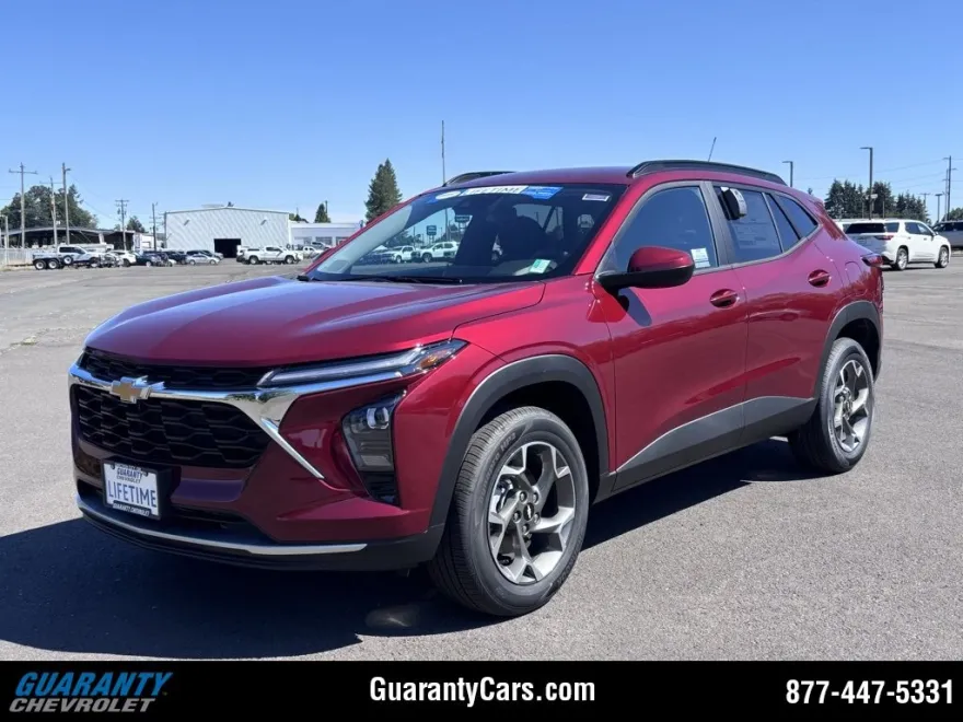 2025 Chevrolet Trax LT photo 1