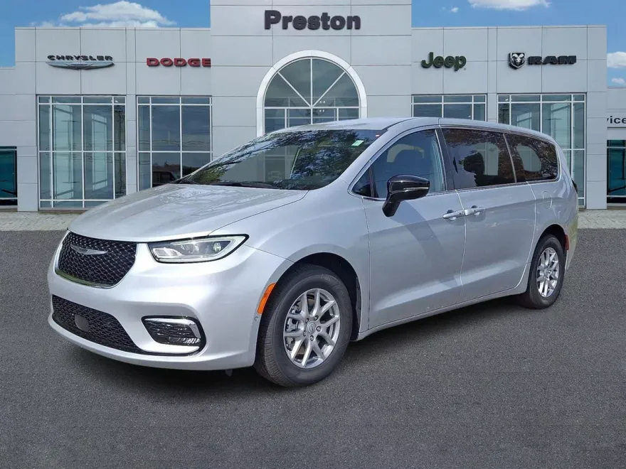 2026 Chrysler Pacifica photo 1