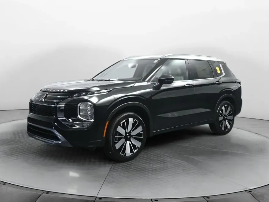 2025 Mitsubishi Outlander Platinum photo 1