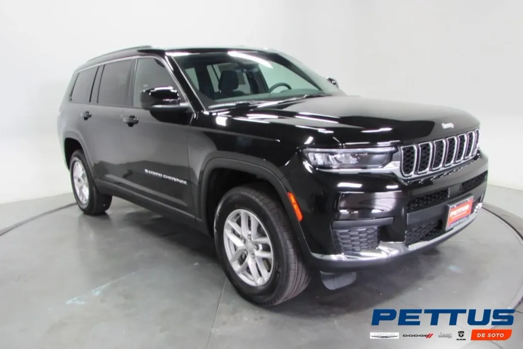 2025 Jeep Grand Cherokee Laredo photo 1