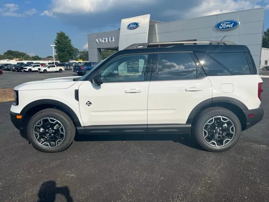 2025 Ford Bronco Sport Outer Banks photo 1