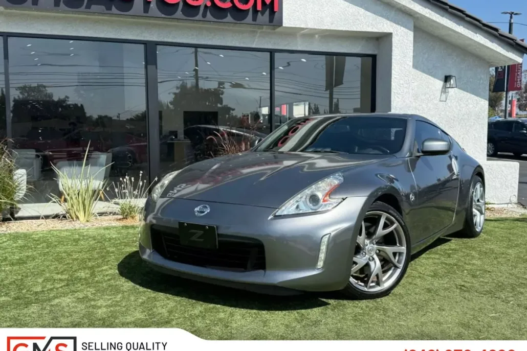 2015 Nissan 370Z Sport photo 1