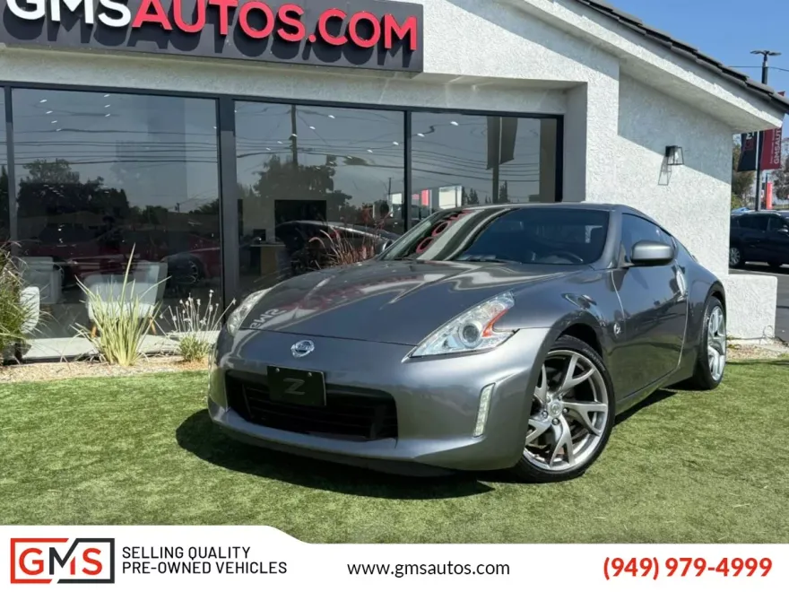 2015 Nissan 370Z Sport photo 1