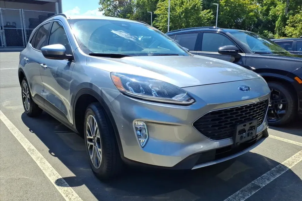 2022 Ford Escape SEL photo 1