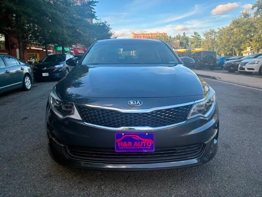 2016 Kia Optima LX photo 1