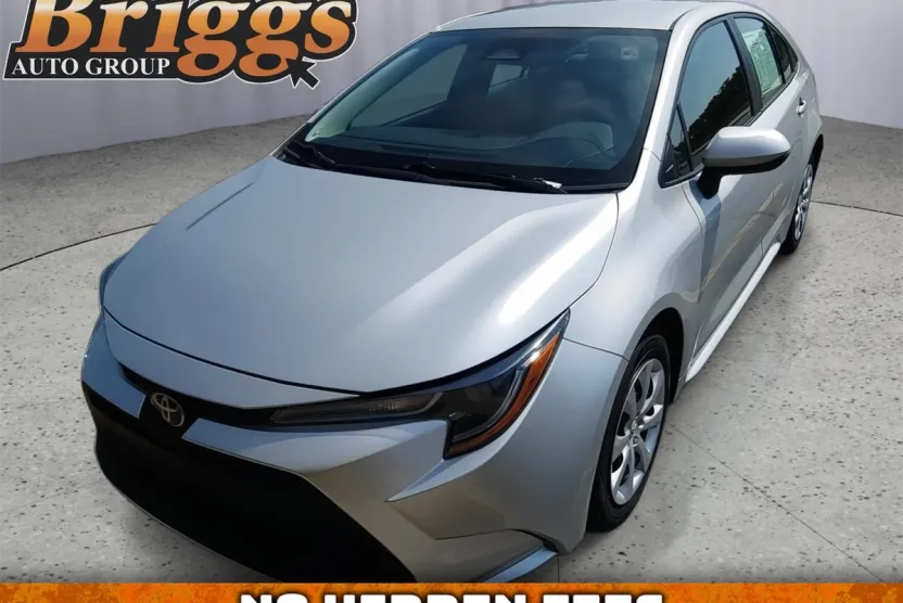 2023 Toyota Corolla LE photo 1